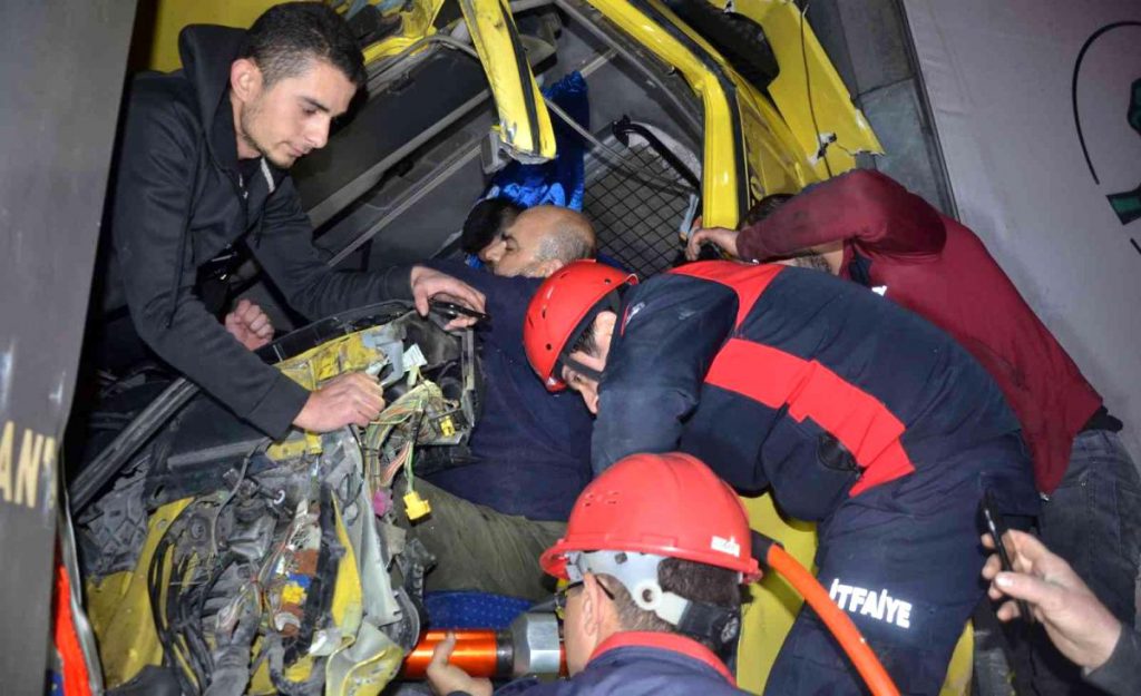 Son dakika! Samsun’da 3 tırın karıştığı zincirleme kaza: 1 yaralı