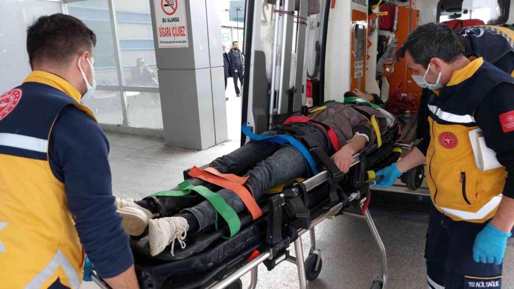 Pencereden balkona geçmek isteyen mermer ustası birinci kattan düştü