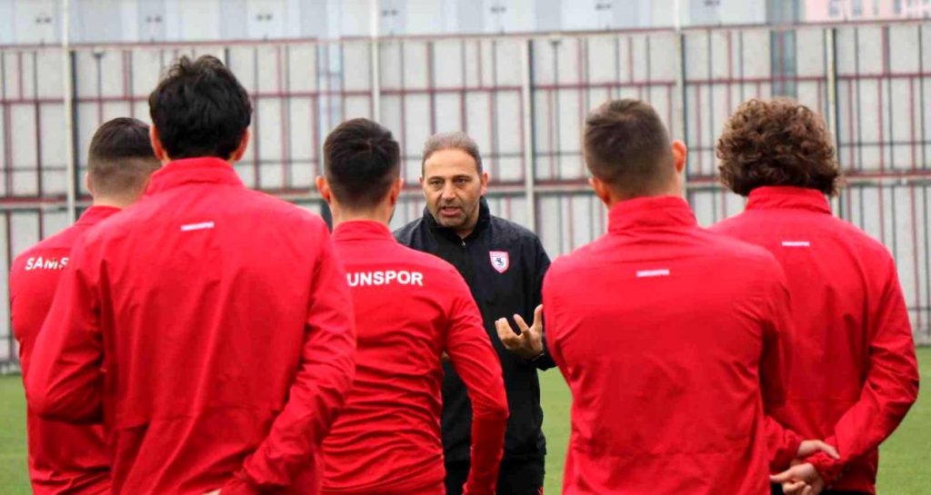 Samsunspor, Ümraniyespor maçını birinci 2 sıra için fırsat olarak görüyor