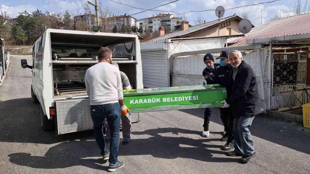Babasına ulaşamadı, polis konuta gidince gerçek ortaya çıktı