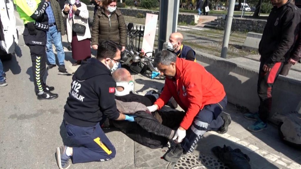 Hafif ticari araç elektrikli bisiklete çarptı: 1 yaralı