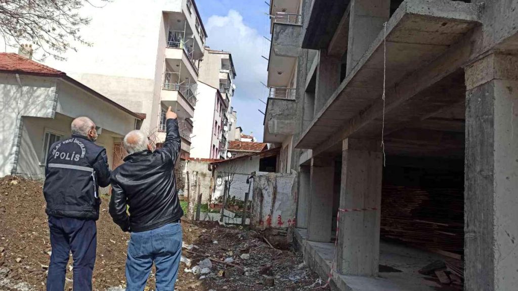 Karı-koca uyurken meskene hırsız girdi