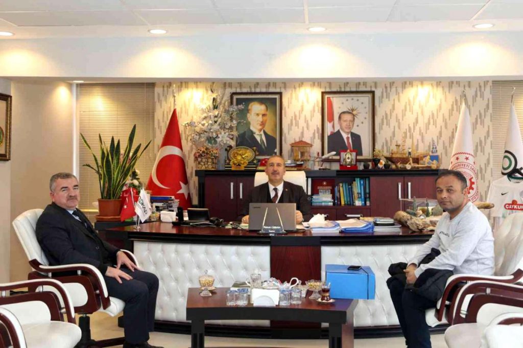 Lider Özdemir: “Daha hoş yatırımları hayata geçireceğiz”