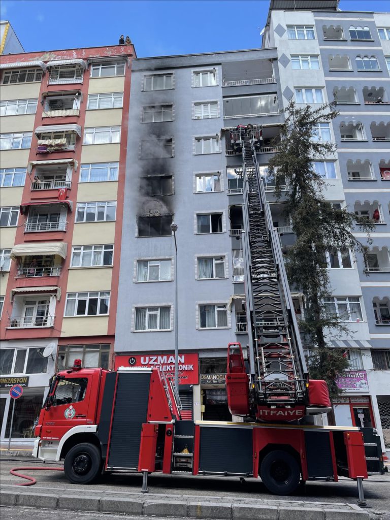 Samsun’da bir meskende çıkan yangın söndürüldü