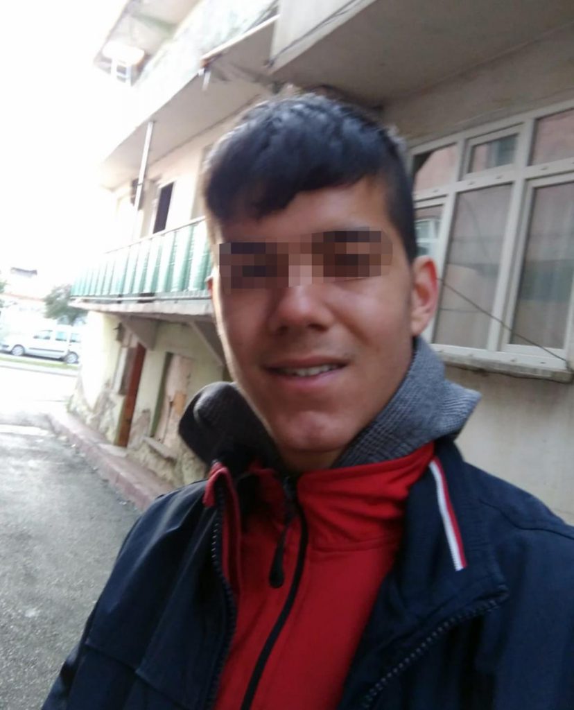 Samsun’da taşla camlarını kırarak 7 iş yerinden hırsızlık yapan 2 kuşkulu tutuklandı