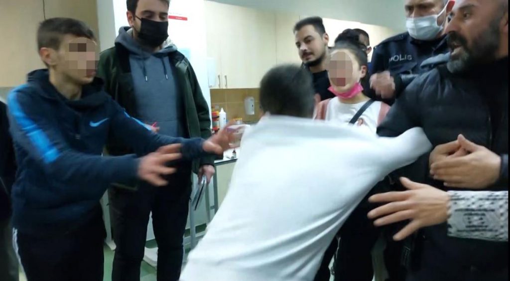 Son dakika 3. sayfa: Silahlı taarruzda yaralanan genç hastaneden kaçmak istedi