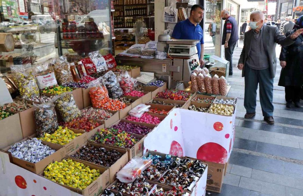 Bayram öncesi şeker ve çikolataya ilgi arttı