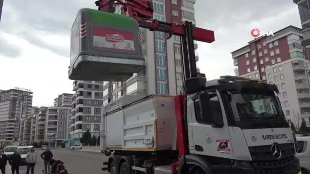 Bu çöp konteynerleri hem işçiden hem de yakıttan tasarruf sağlayacak