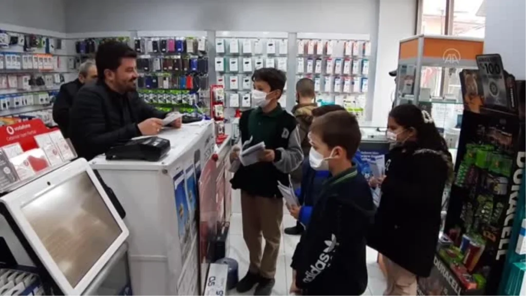 Etraf şuuru aşılanan çocuklar gazete çıkardı