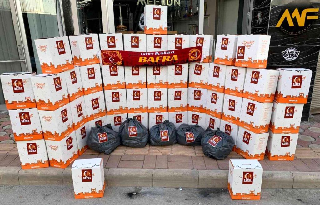 Galatasaray taraftarlarından 200 aileye besin yardımı