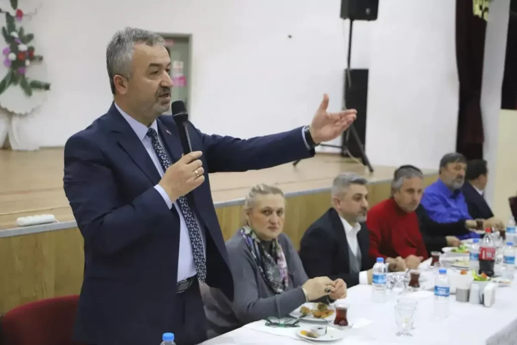 Lider Topaloğlu: “İlçemizi daha hoş yerlere taşımak için çalışıyoruz”