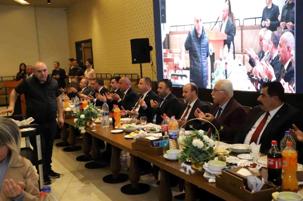 Lider Türkyılmaz: “Günlük 120 haneye yemek dağıtıyoruz”