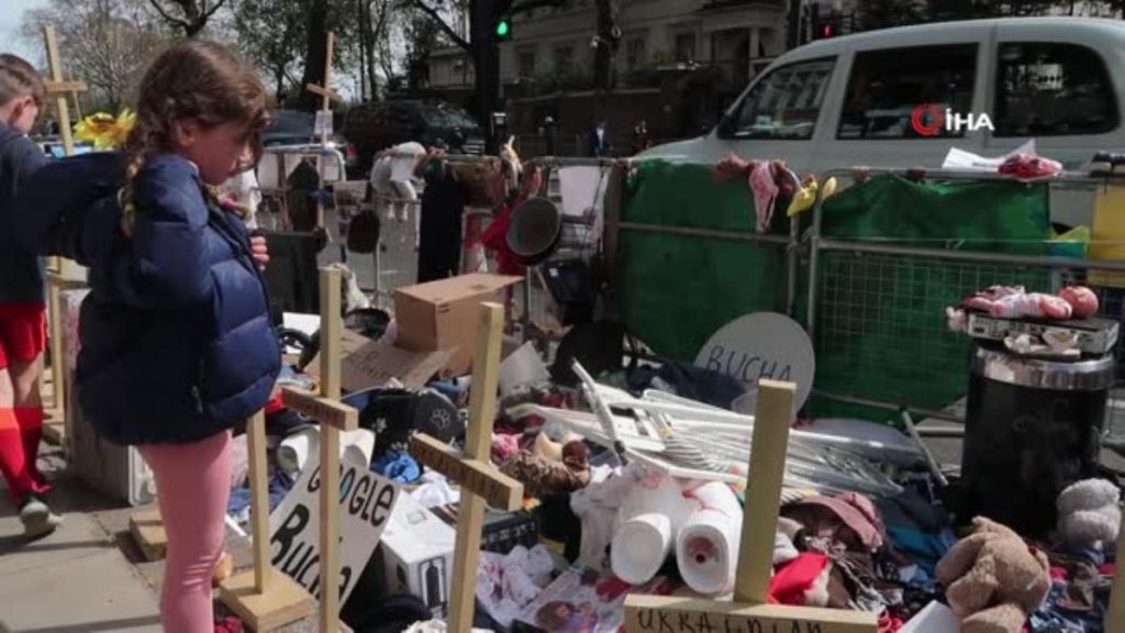 Londra’da Rus askerlerinin Ukrayna’da yaptığı yağmalar protesto edildi