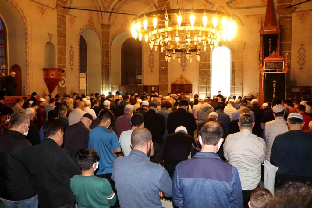 Samsun’da 2 yılın akabinde birinci teravih