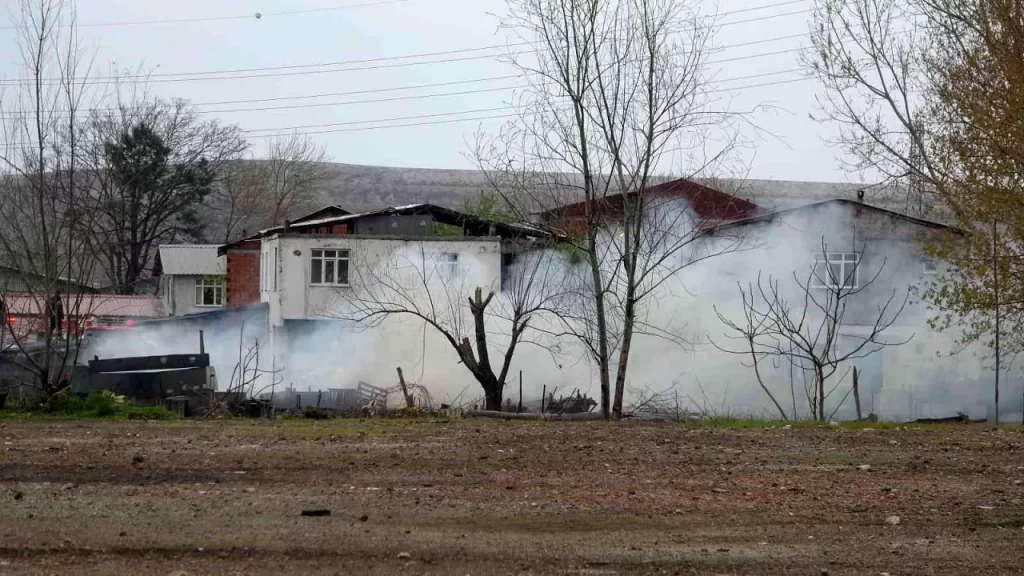 Samsun’da ahır yangını