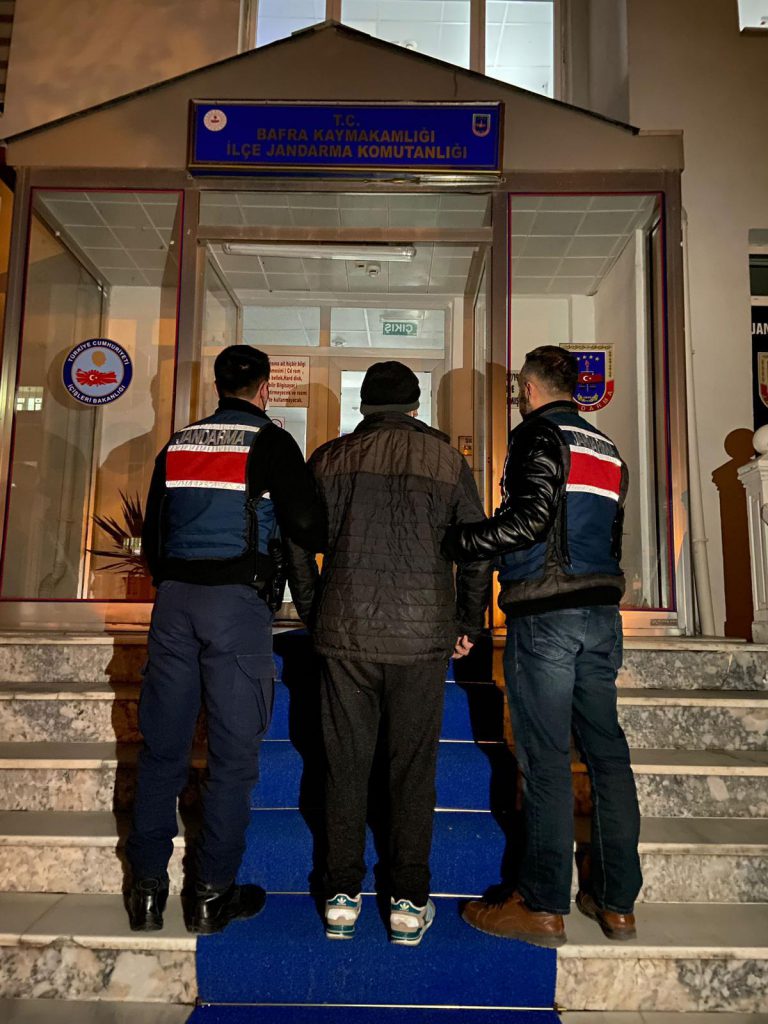 Samsun’da iş yeri ile 5 meskenden hırsızlık yapan 3 zanlı tutuklandı