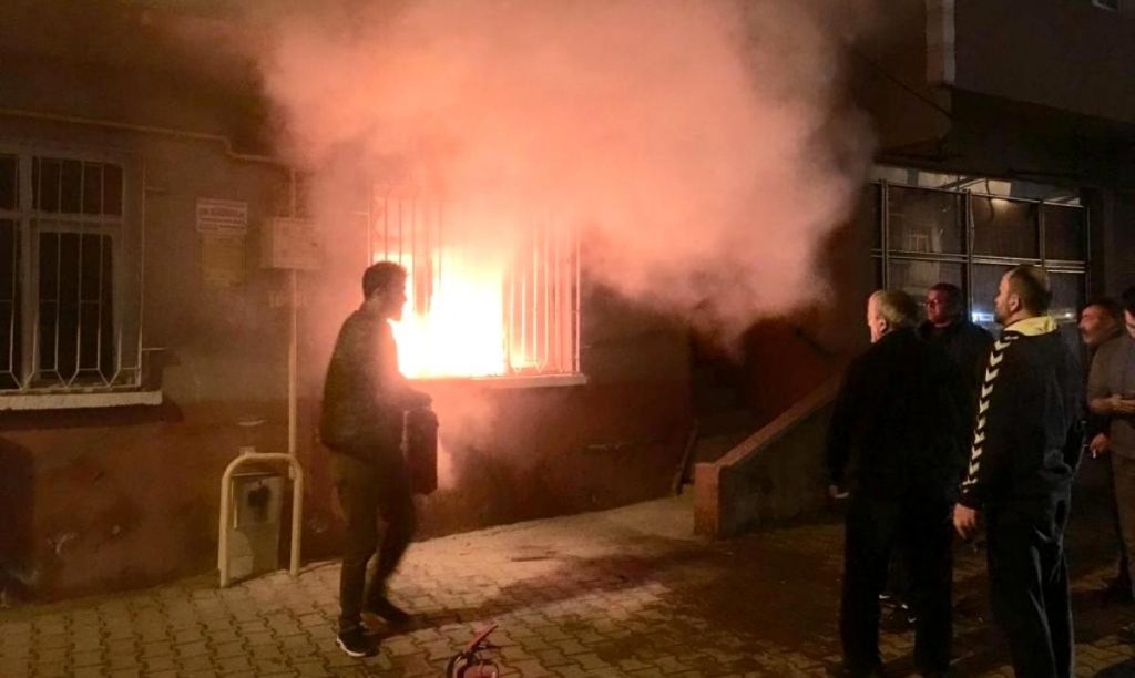 Samsun’da yangın paniği: Yaşlı adam mevtten döndü