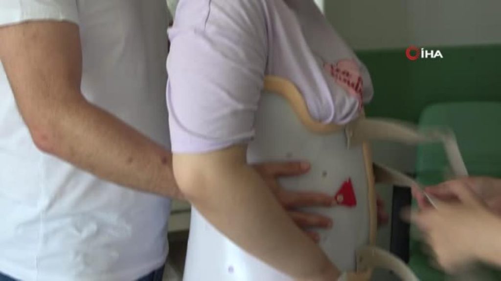 Son dakika haber… 12 yaşındaki çocuk ‘skolyoz’dan devlet hastanesinde kurtuldu