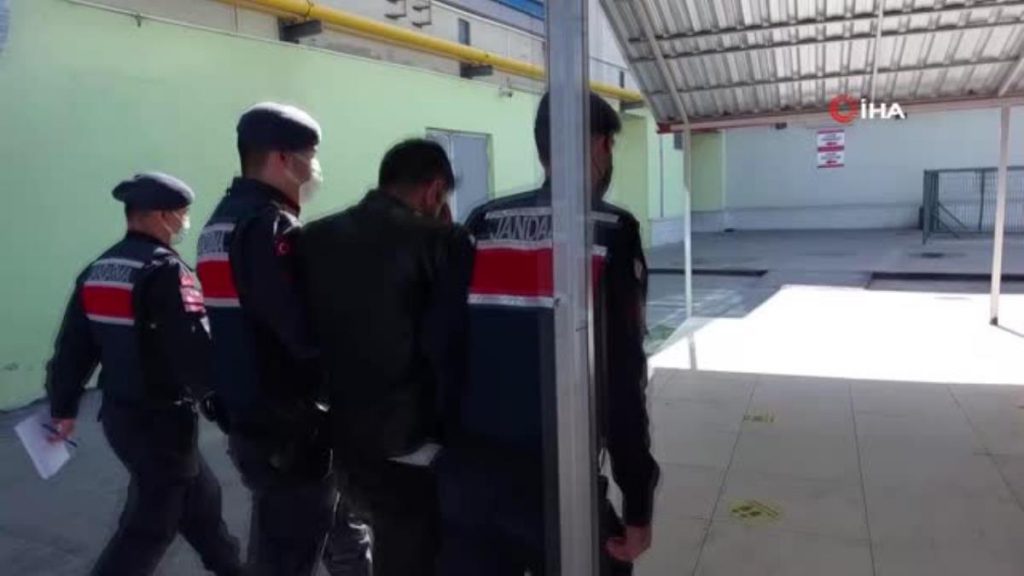Toplumsal medya hesabından jandarmaya uyuşturucu satarken yakalandı