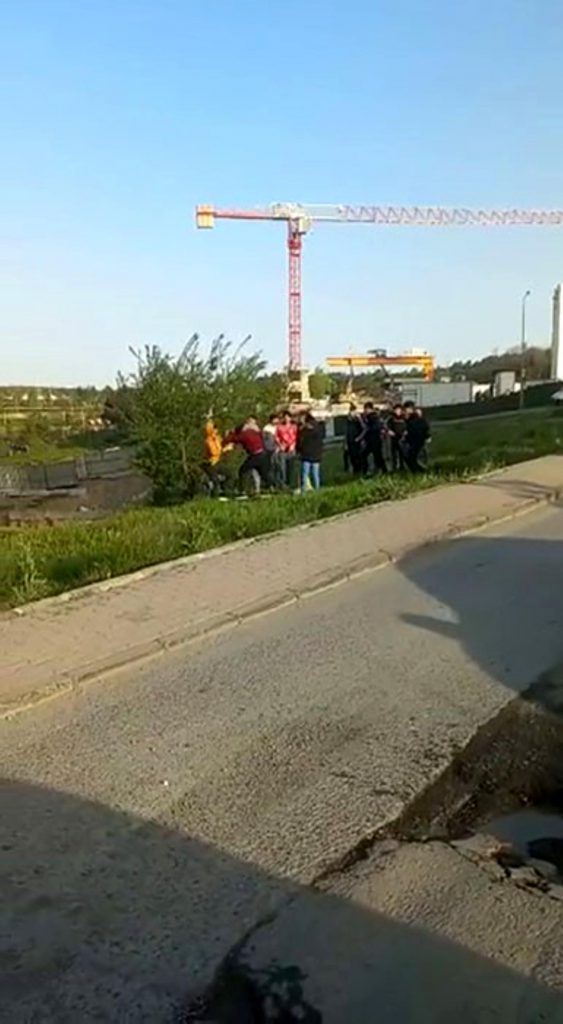 Yabancı uyrukluların tekme tokat arbedesi kamerada