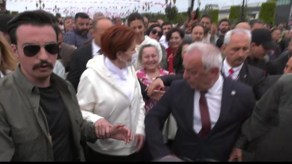 Akşener, Samsun’daki 19 Mayıs Yürüyüşüne Katıldı