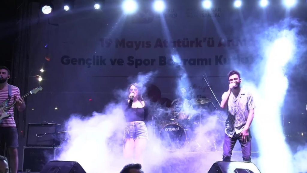 Bayraklı Belediye Lideri Sandal: Atatürk’ün Yaktığı Bağımsızlık Ateşi Sonsuza Kadar Sönmeyecek