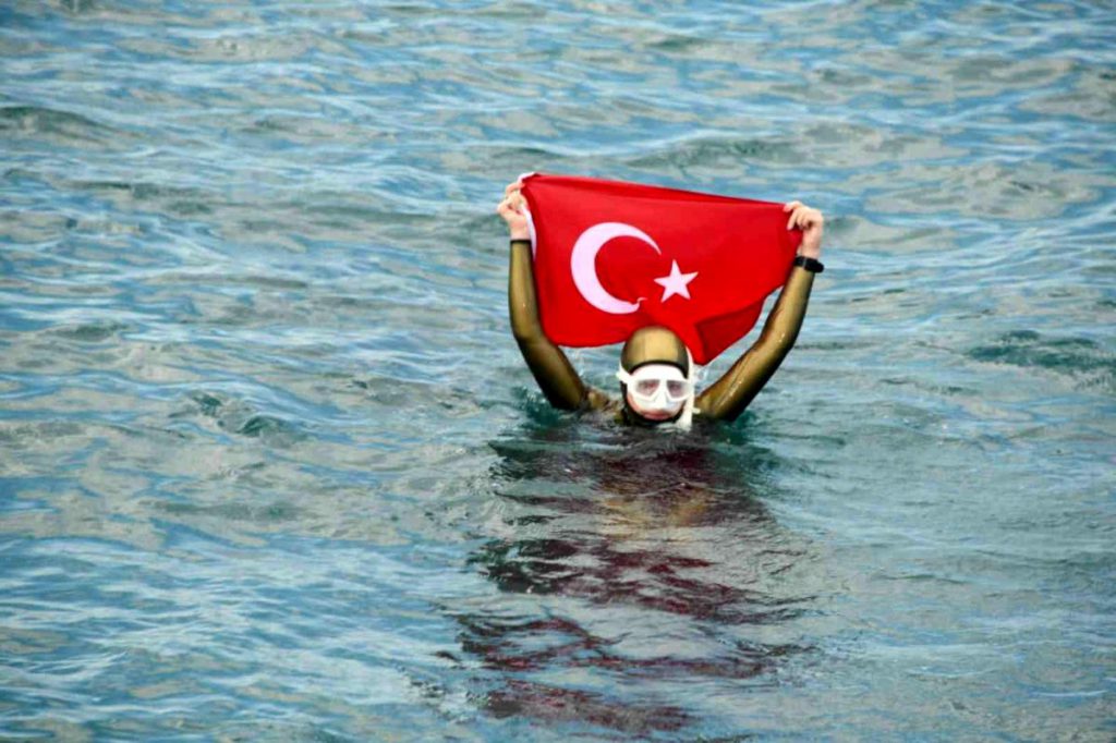 Birgül Erken’den 19 Mayıs dalışı