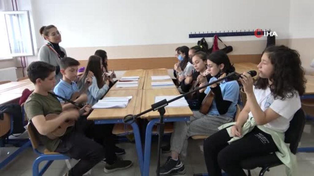 Bu okuldaki öğrenciler konuta gitmek istemiyor… Okul çıkışında çeşit çeşit kurslara yönlendiriliyorlar