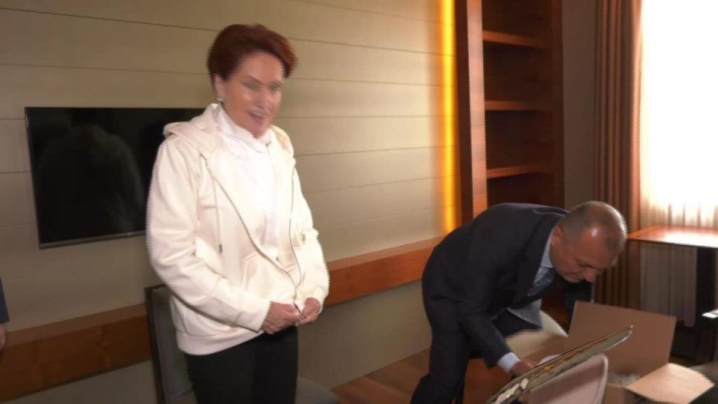 Faik Öztrak ve İlhami Özcan Aygun’dan Meral Akşener’e Yöresel Yemek İkramı