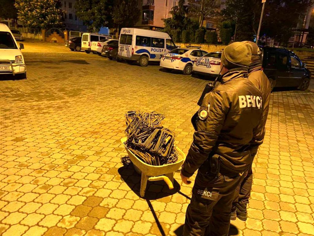 İnşttan demir çalan şahıs yakalandı