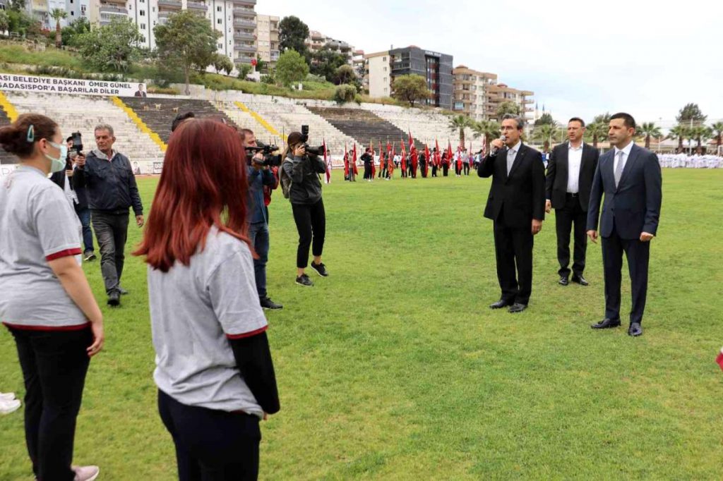 Kuşadası’nda 19 Mayıs Coşkusu