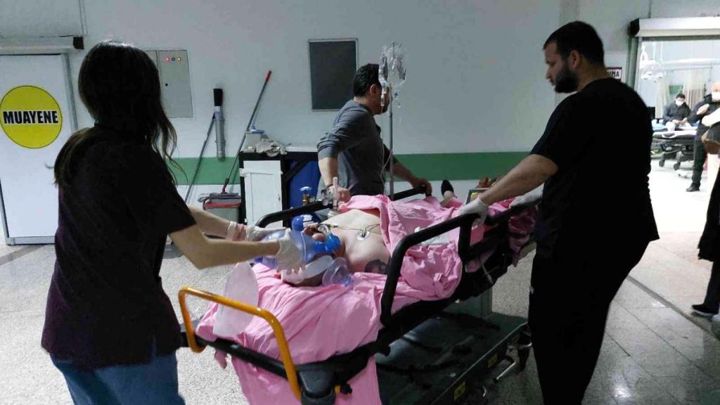 Meskenden çay içmek için çıktı, silahlı atakta ağır yaralandı