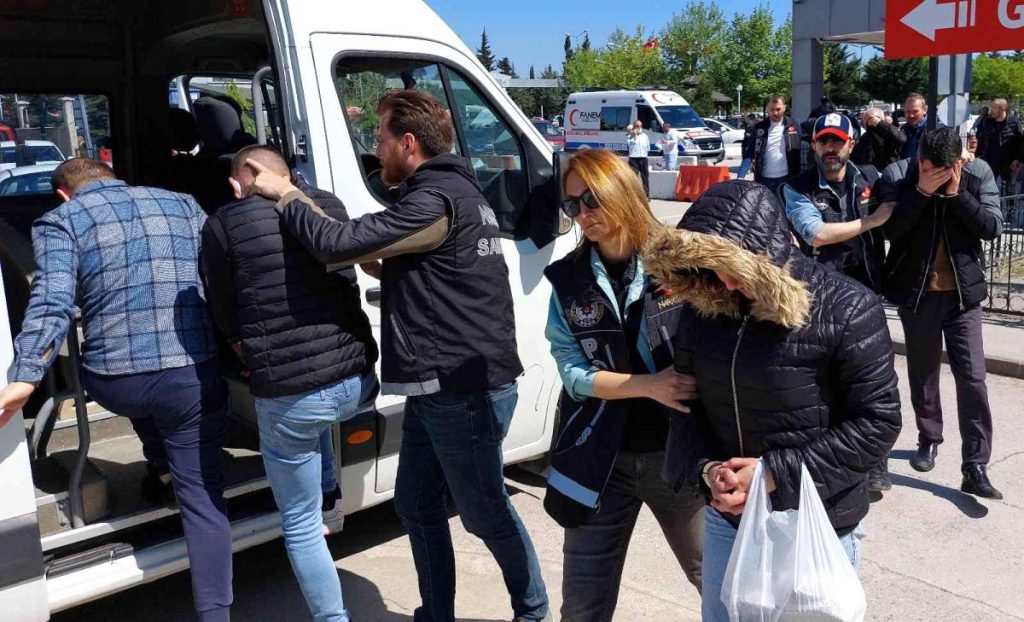 Samsun’da apart daireye uyuşturucu operasyonu: 7 gözaltı