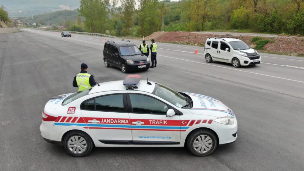Samsun’da dron dayanaklı trafik kontrolü yapıldı