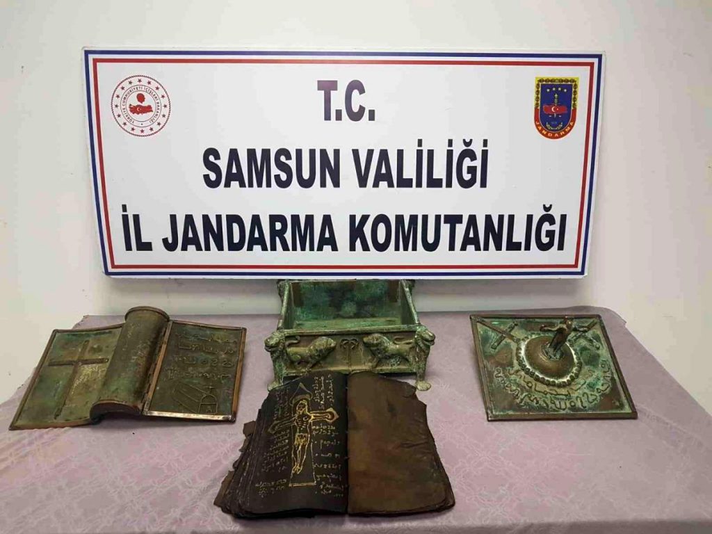 Samsun’da tarihi niteliğinde olduğu bedellendirilen İncil ve metal sanduka ele geçti