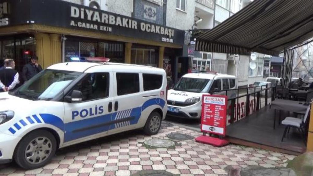 SEVGİLİSİNE BİLDİRİ GÖNDERİP KENDİNİ VURAN BAYAN AĞIR YARALANDI