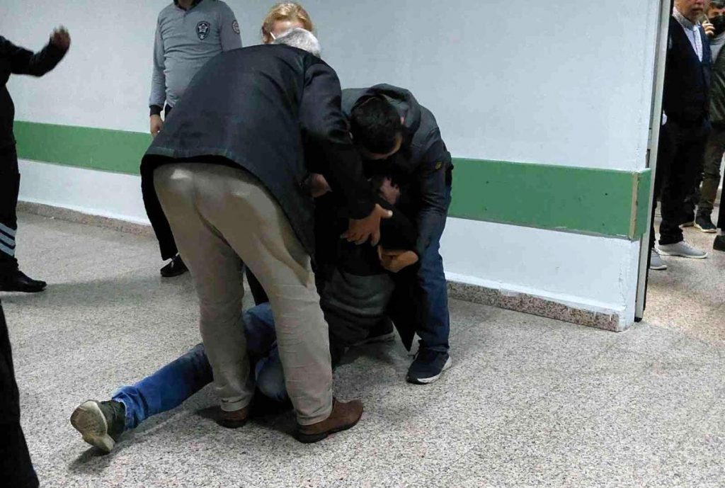 Silahı temizlerken kazara 1,5 yaşındaki oğlunun vefatına sebep oldu
