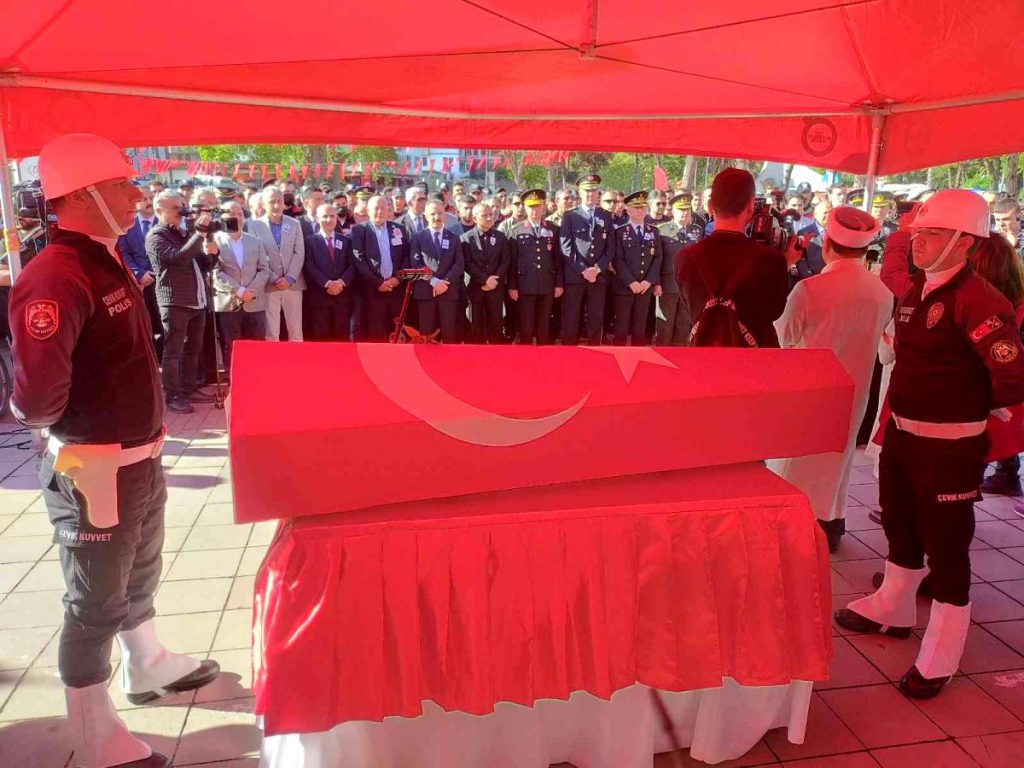 Son dakika haber: İstanbul’da kazada şehit olan polise gözyaşı