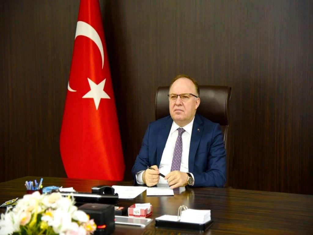 Vali Tutulmaz 19 Mayıs Atatürk’ü Anma, Gençlik ve Spor Bayramı’nı kutladı