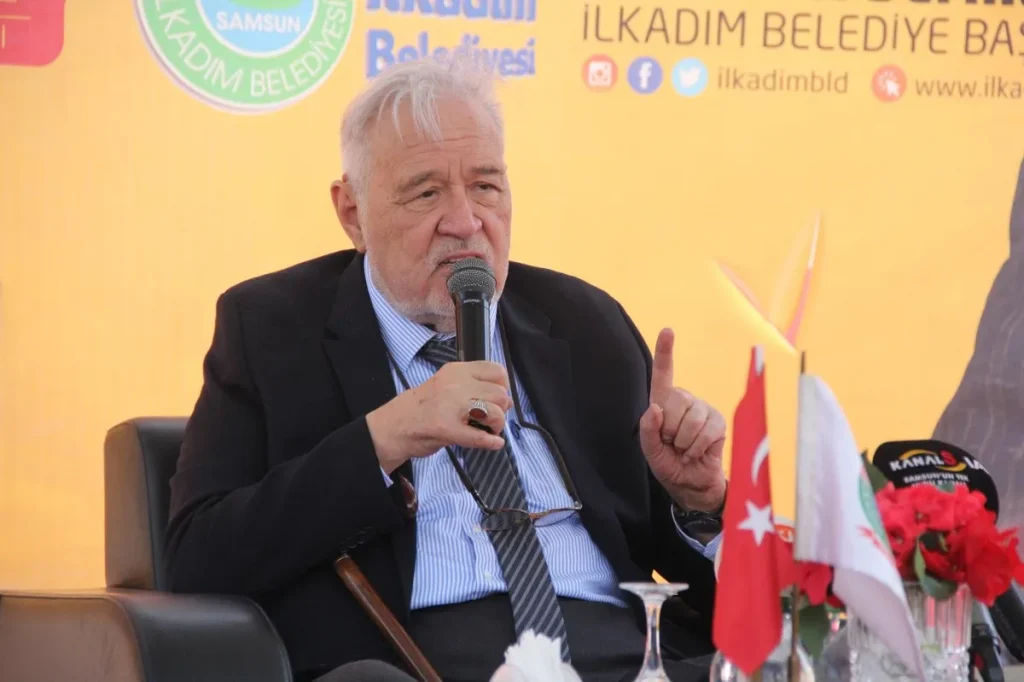 İlber Ortaylı’dan ihtar: “Televizyonda yanlış Türkçe konuşuluyor”