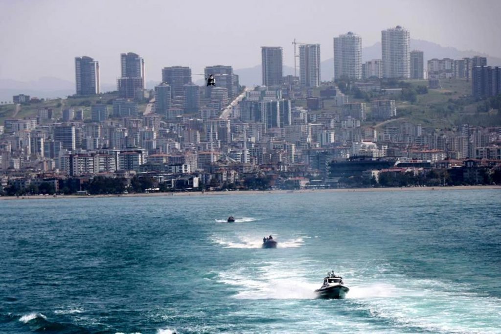 Kıyı Güvenlik Samsun’da 127 kişiyi boğulmaktan kurtarıldı