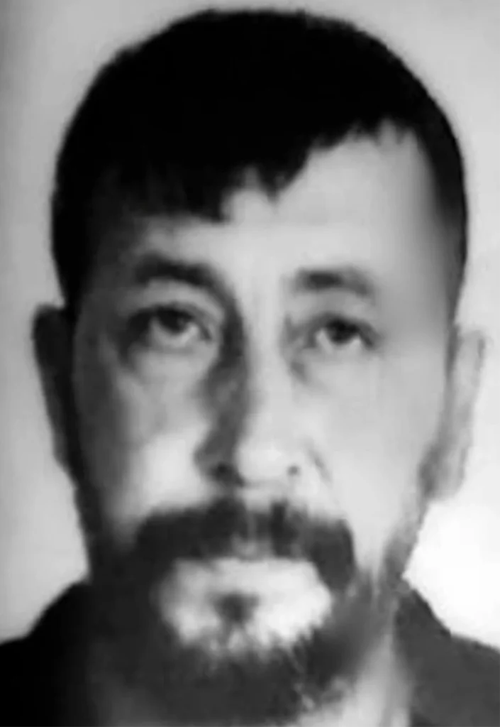 Sokağa atılmış koltukta meyyit bulundu