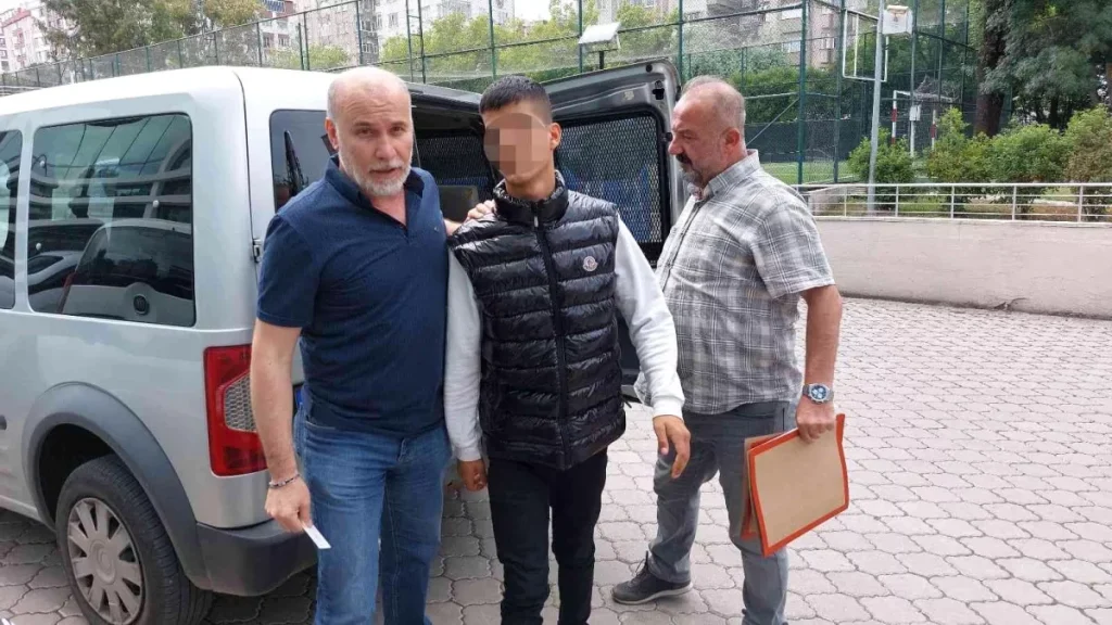 Son dakika haberleri | Para çalarken kameraya yakalanan hırsız gözaltına alındı