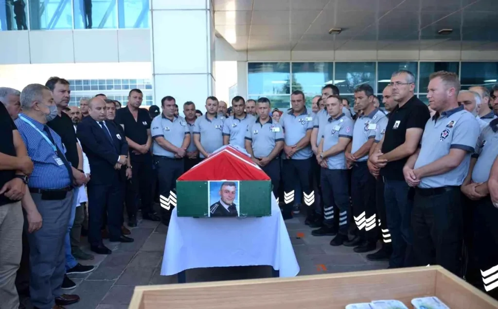 Vazifesi başında kalp krizi sonucu hayatını kaybeden güvenlikçiye son misyon