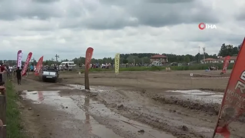 Çarşamba’da off-road yarışları nefes kesti