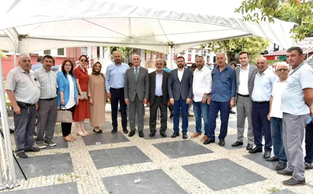 Lider Togar vatandaşlarla bayramlaştı