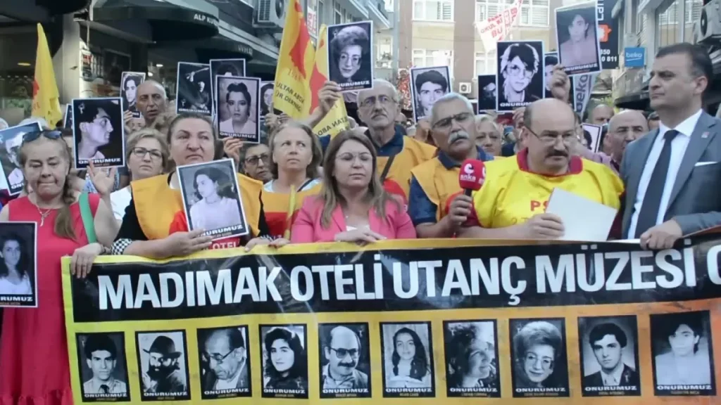 Madımak Katliamında Katledilen Aydınlar, Samsun’da Anıldı: “Unutmak; Asım Bezirci’nin Kalemine, Hasret Gültekin’in Bağlamasına, Nesimi Çimen’in…