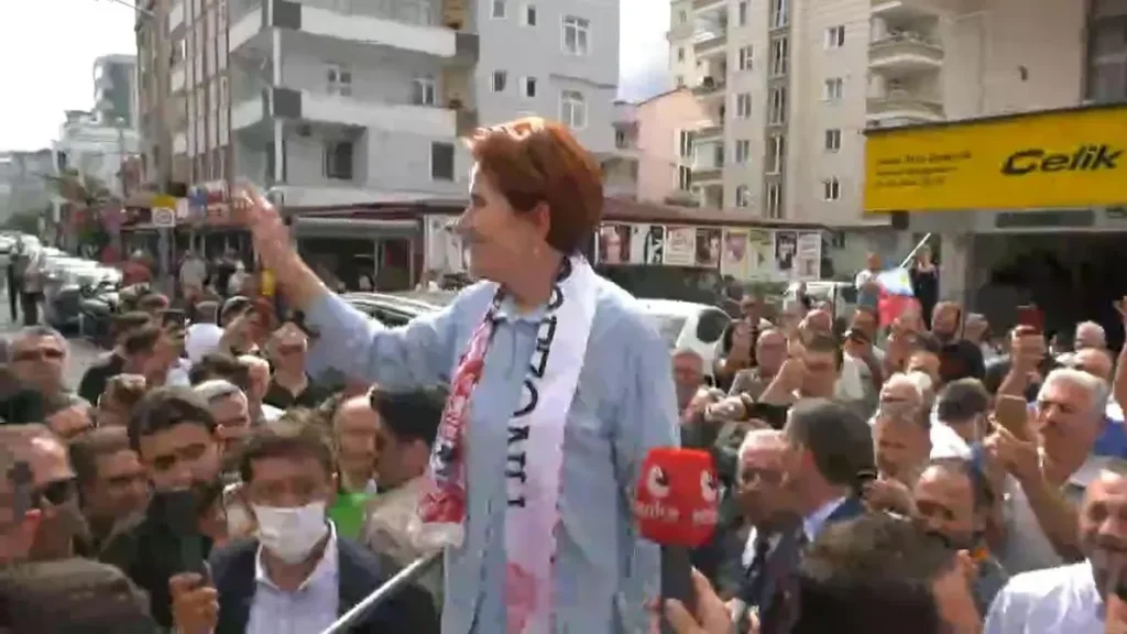 Meral Akşener, Samsun Atakum’da: “Bu Yaz Boyunca 5 Mş, 10 Mş Alıp Size Küfredenlerin Endişeli Düşü Olacağız”