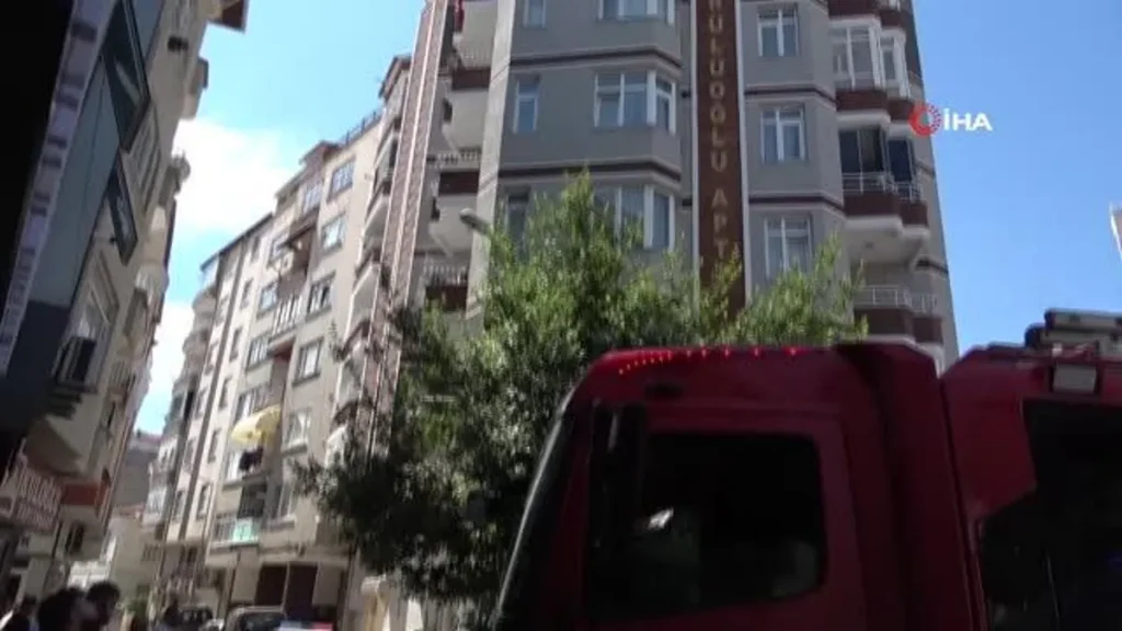 Ocakta unutulan yemek itfaiyeyi alarma geçirdi