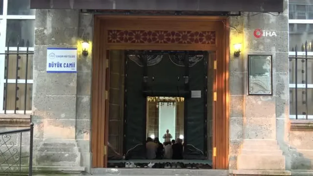 Samsun’da bayram namazı coşkuyla eda edildi
